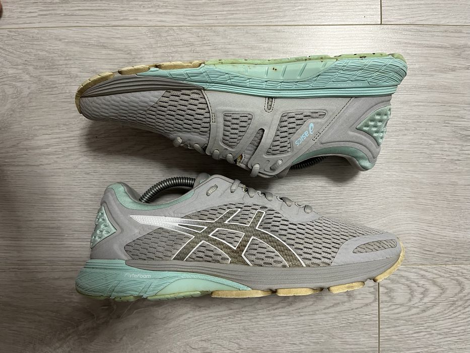 Кросівки жіночі спортивні Asics GT-4000 для бігу, залу 40р. 25,5см