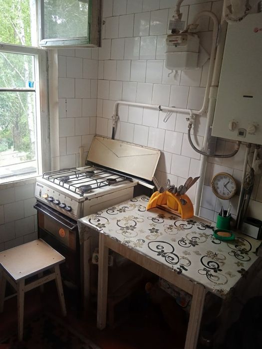 Терміново продається 2-х кімнатна квартира по вул Львівській.  Торг.