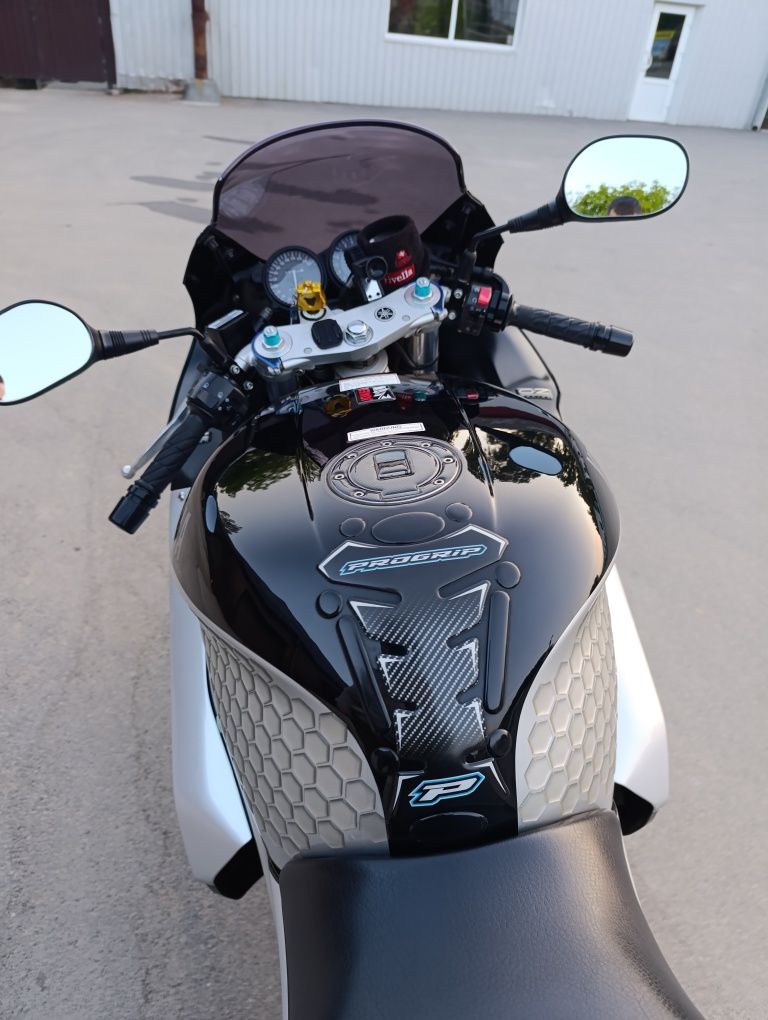 Ymaha YZF 1000r /