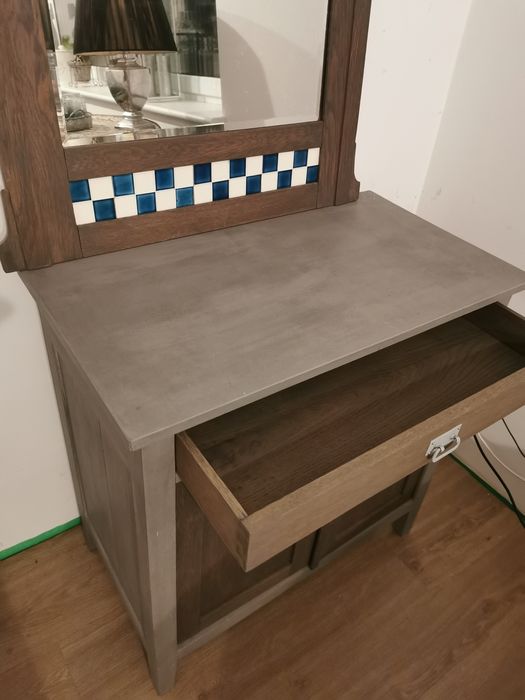 Fajna, stara szafka z lustrem