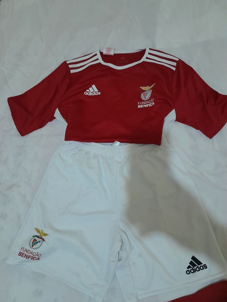 Uniforme ( fato benfica )