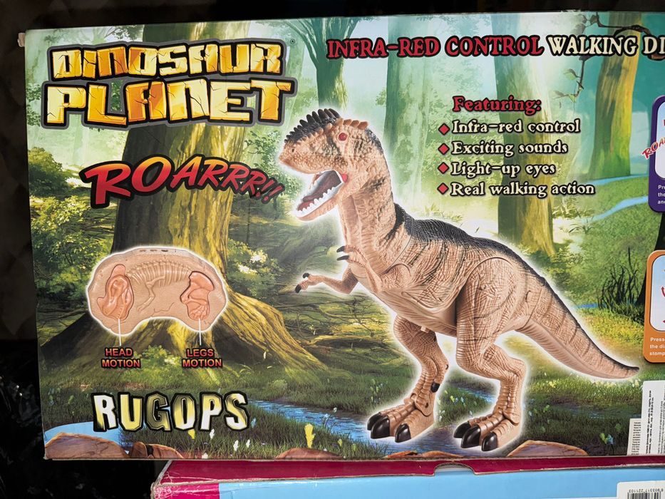 Игрушка динозавр на управлении Свет/звук Большой