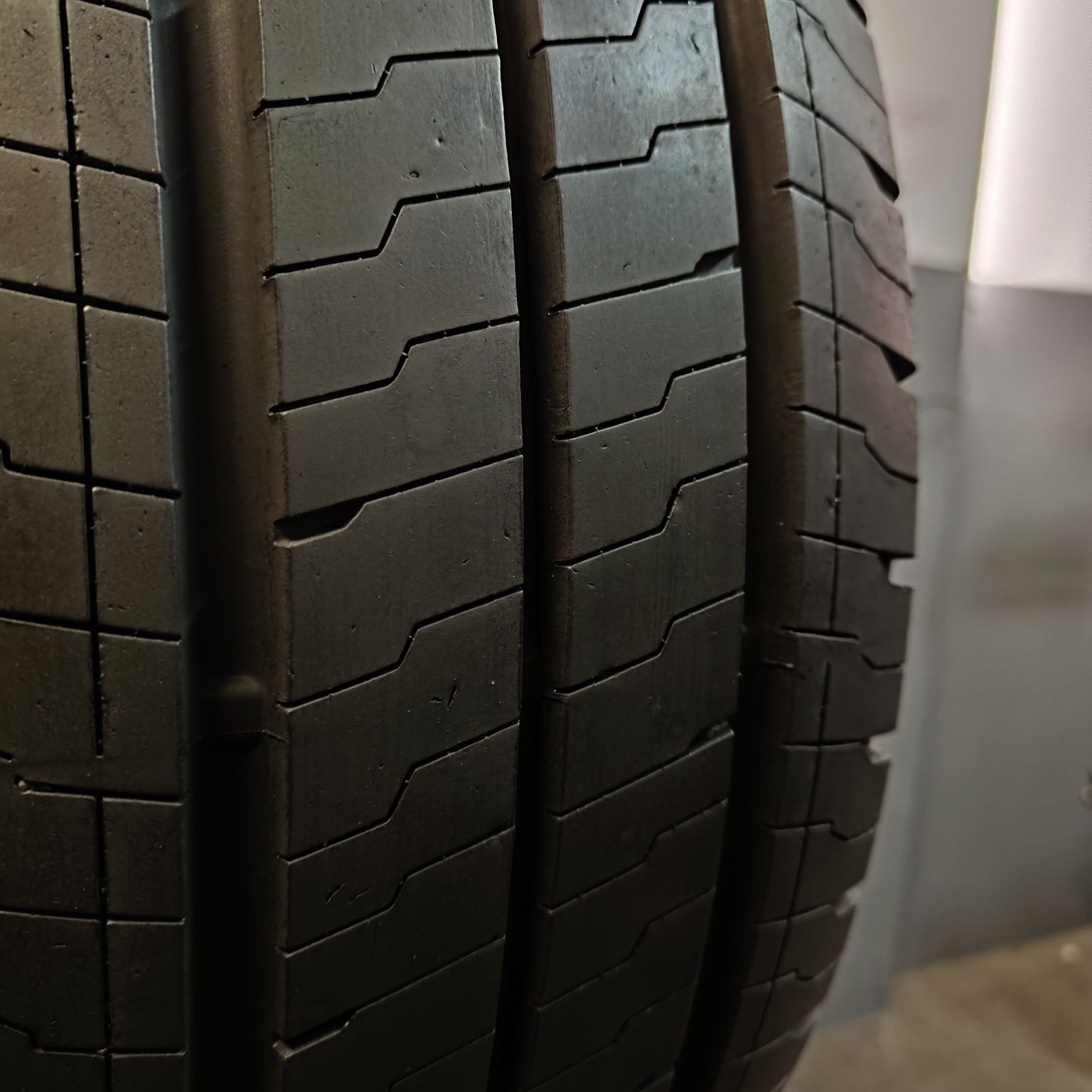 235/65/16 C Sprzedam komplet opon letnich Continental