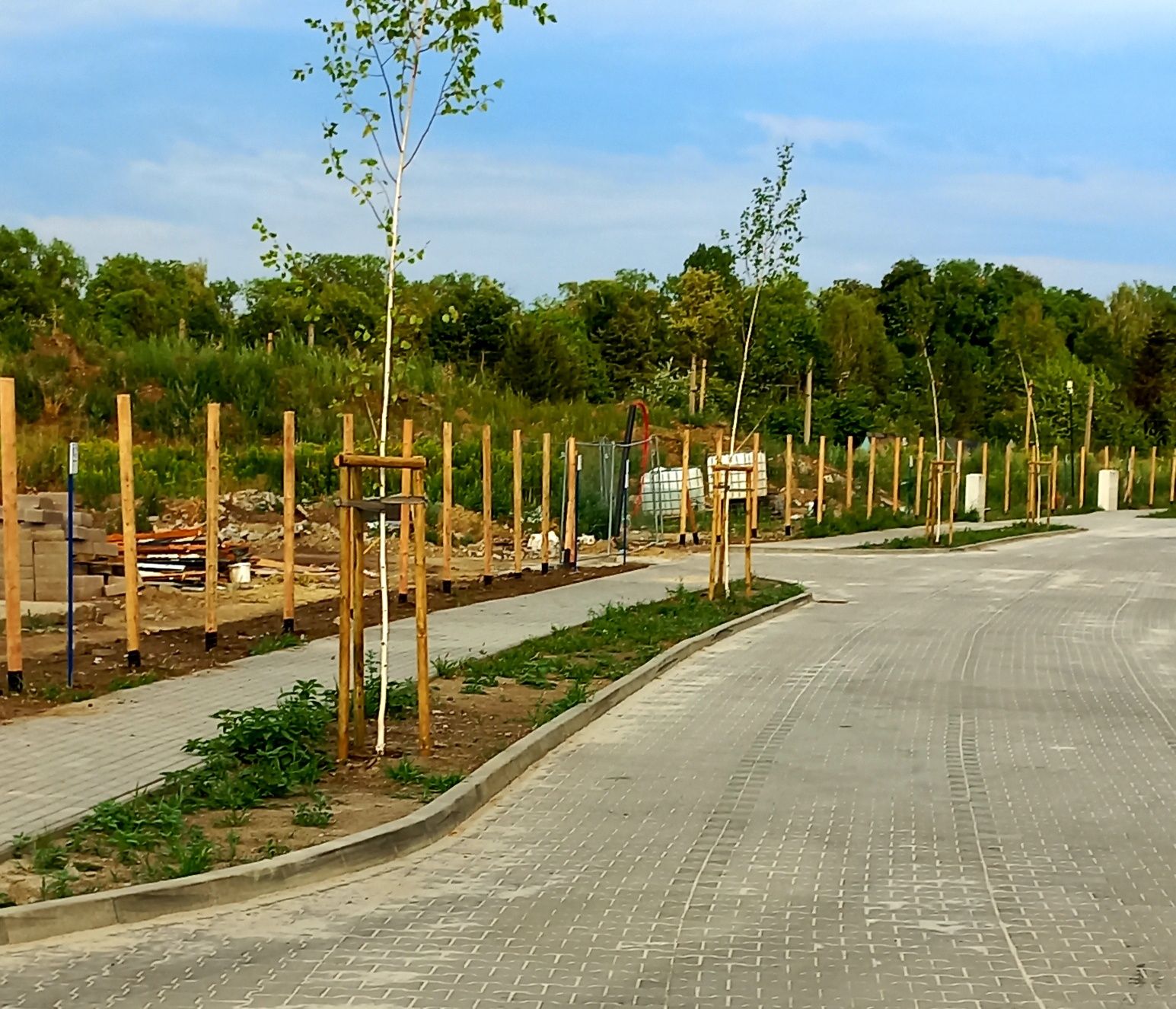 Parkur słupki toczone okrąglaki przeszkody dla koni stemple drewniane