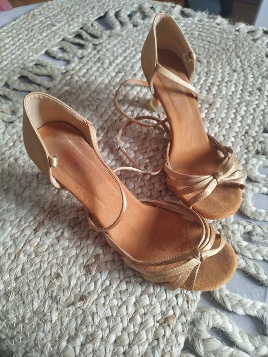 Buty taneczne Papilio 41/42 kolor cielisty + nakładki ochronne