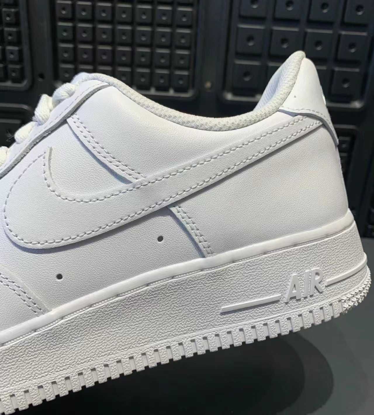 Nike Air Force 1 '07 White 42