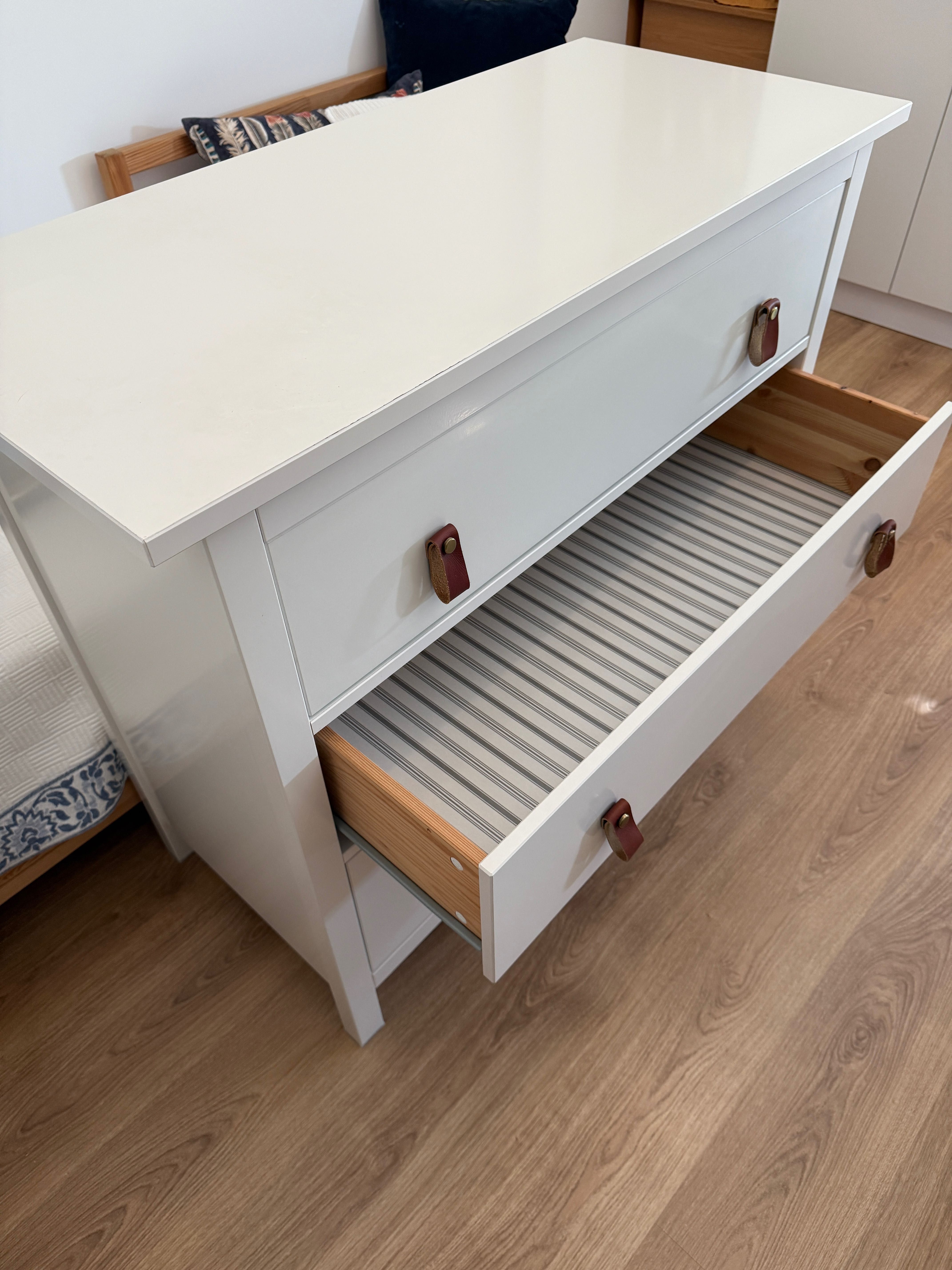 Cómoda Ikea Hemnes branca em excelente estado