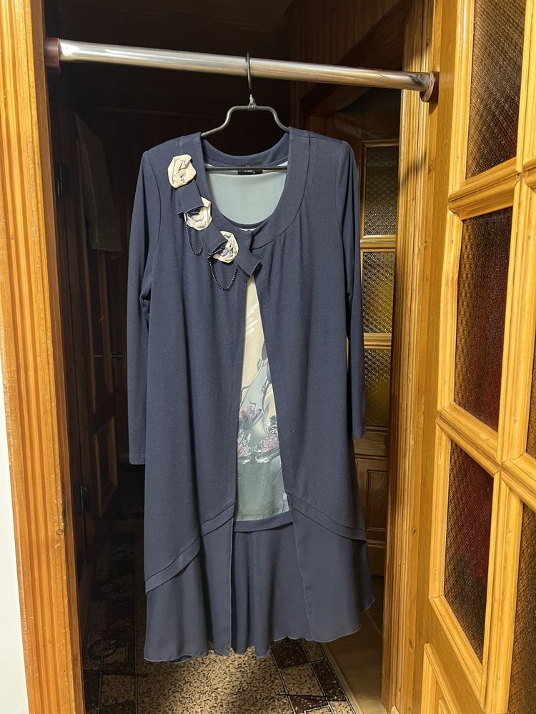 Жіноче плаття з накидкою, 52 розмір