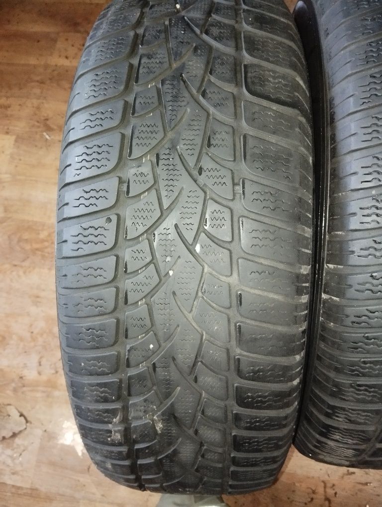 Пара зимових шин Dunlop 235/65/17