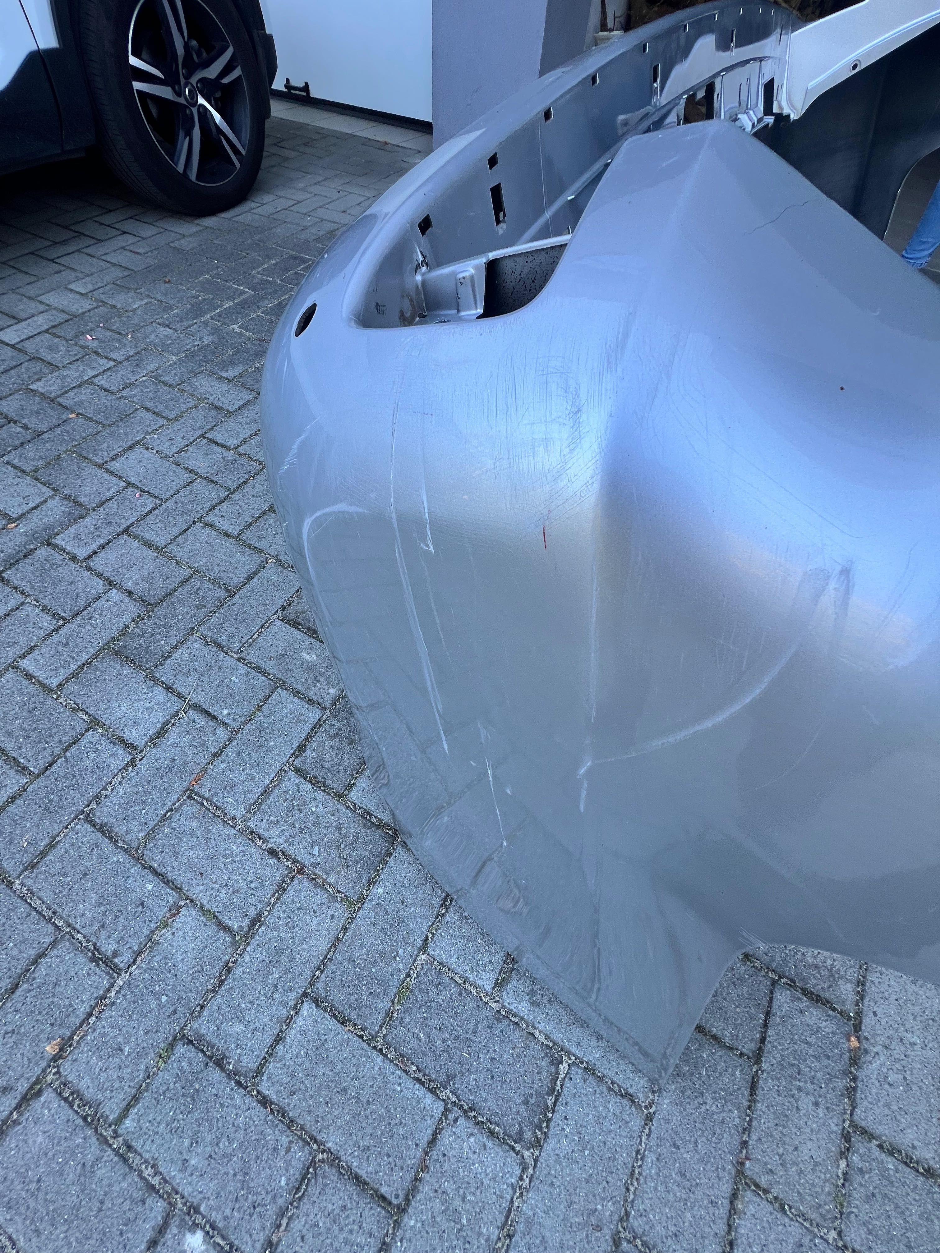 Zderzak tylny tył Toyota Land Cruiser J200 V8 2015 oryginalny srebrny