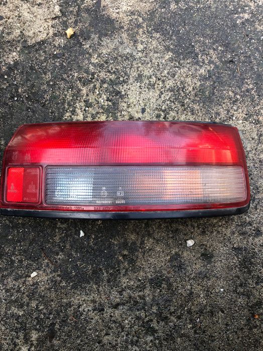 Mazda 323 bg lampa tylna prawa 043- 1305r