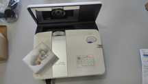 Projector de curto alcance