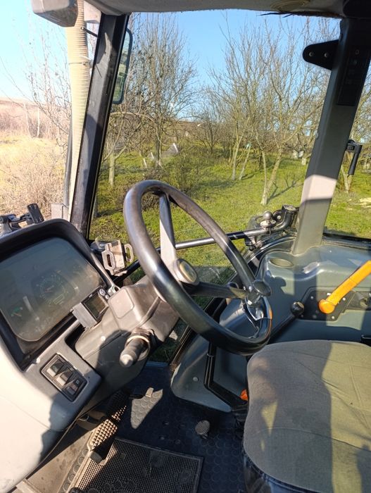 Трактор нью холанд