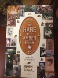 książka po angielsku The Hare with Amber Eyes -Edmund deWaal