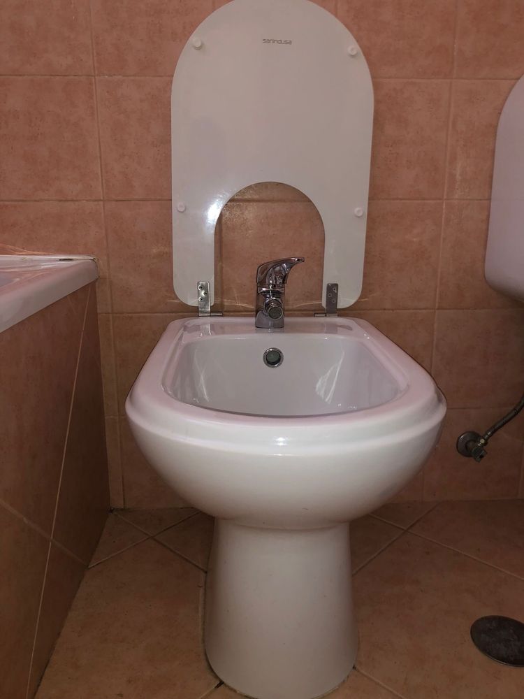 Bidé e tampo Sanindusa e torneira