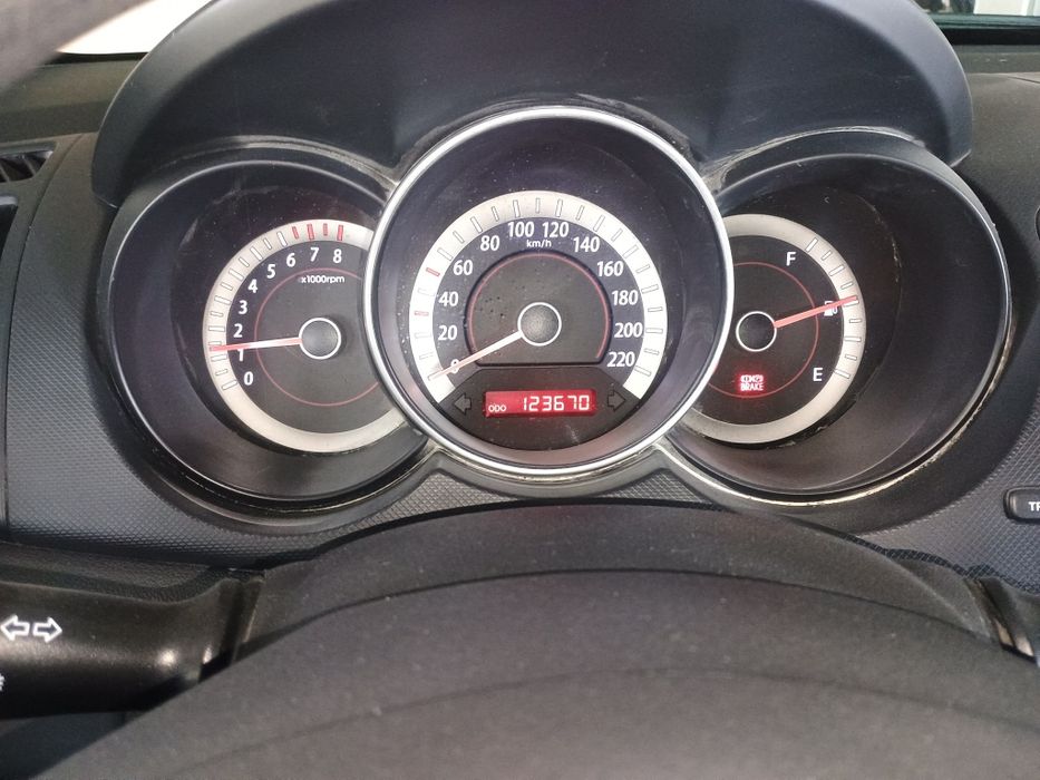 Kia cerato II 2009 рік