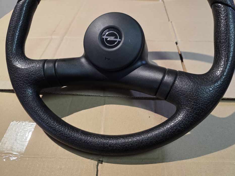 Opel corsa b kierownica