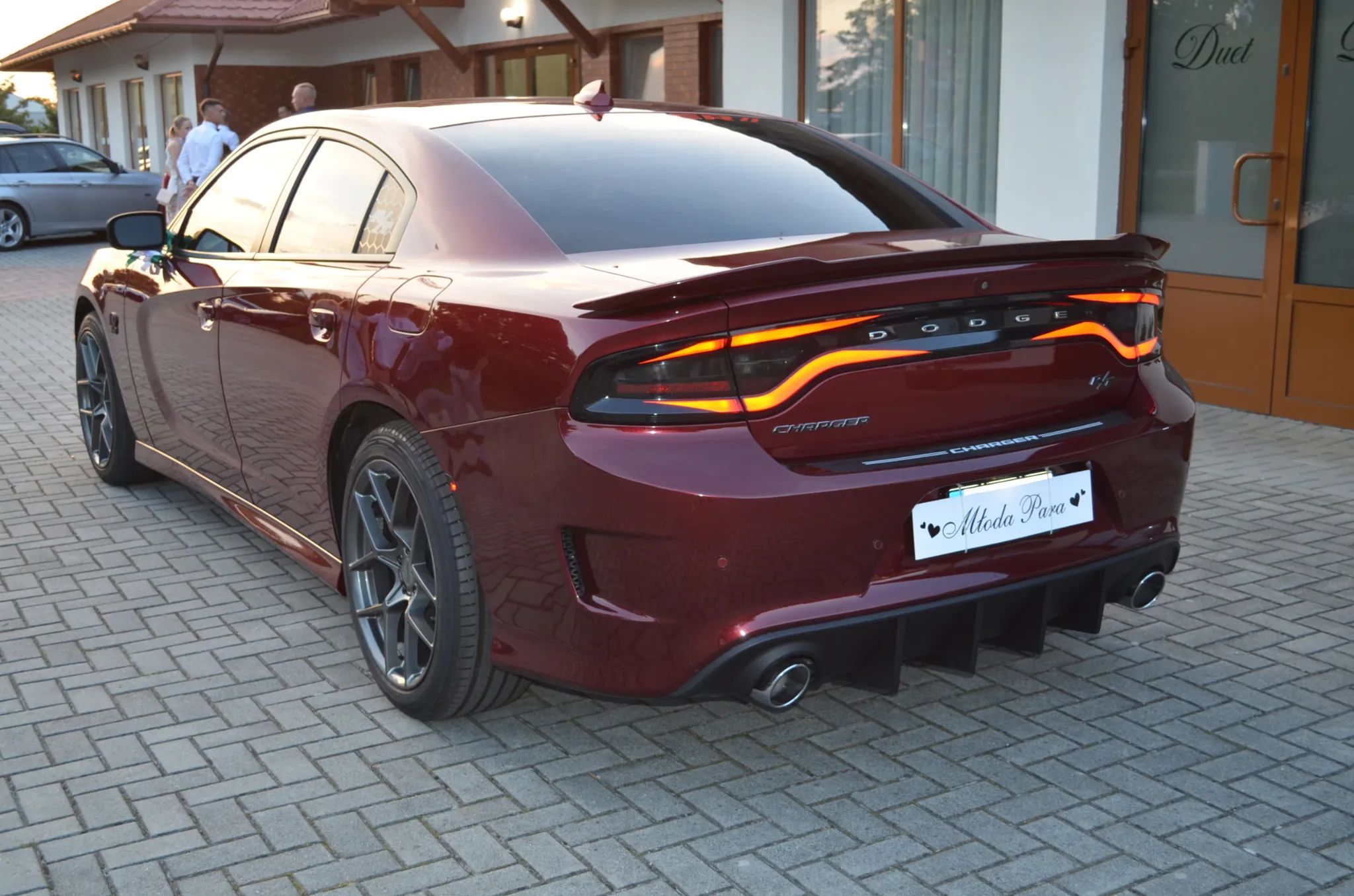 Dodge Charger 5.7 HEMI V8 Niski przebieg/Full Opcja/ Aktywny wydech/Karbon