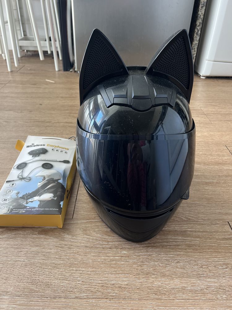 Capacete de Moto Feminino com Orelhas de Gato e Bluetooth – Tamanho L