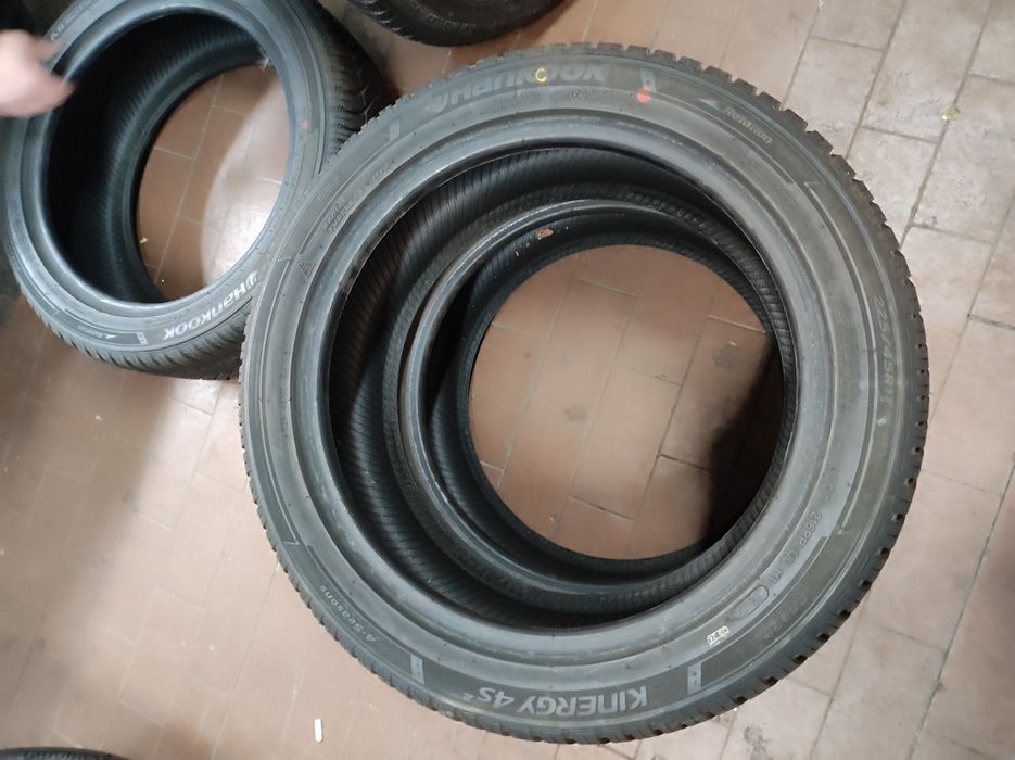 225.45.17 komplet Hankook Kinergy 4S Bieżnik 100%