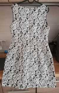 Sukienka w srebrne róże