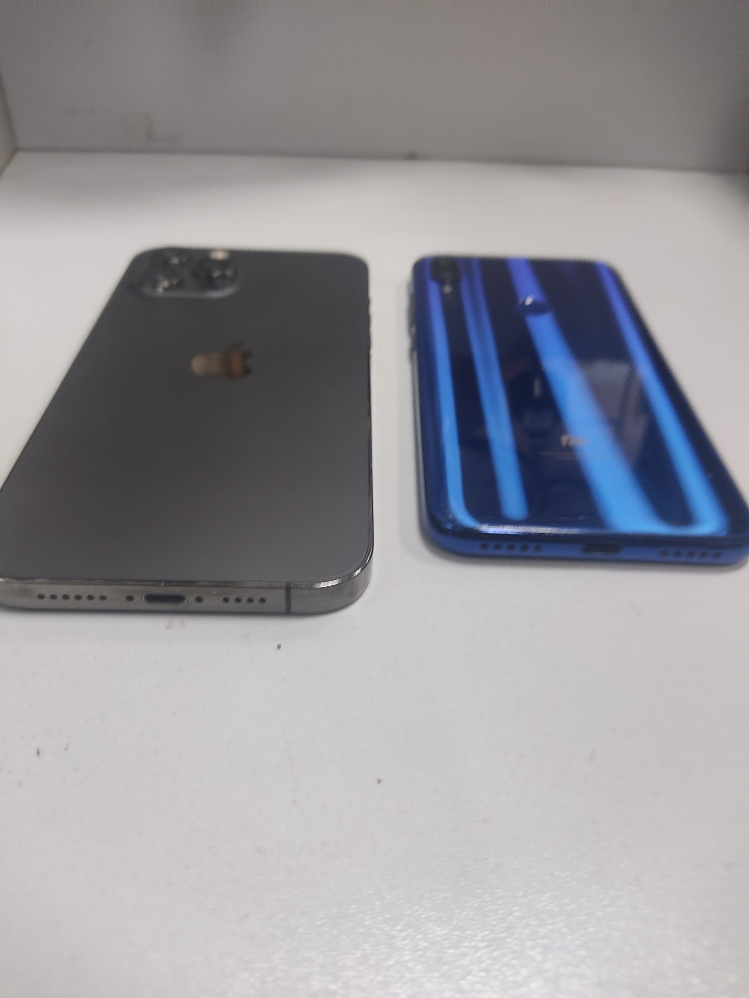 Iphone 12 pro max,mi play