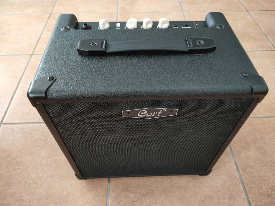 Cort CM20B - Bass Amp