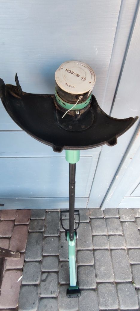 Podkaszarka akumulatorowa Bosch EasyGrassCut 18-230