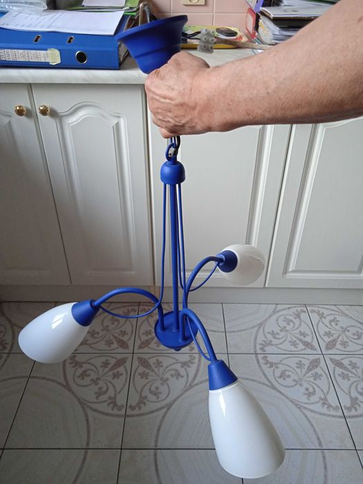 Żyrandol 3 - ramienny metalowy niebieski wys. 62 cm