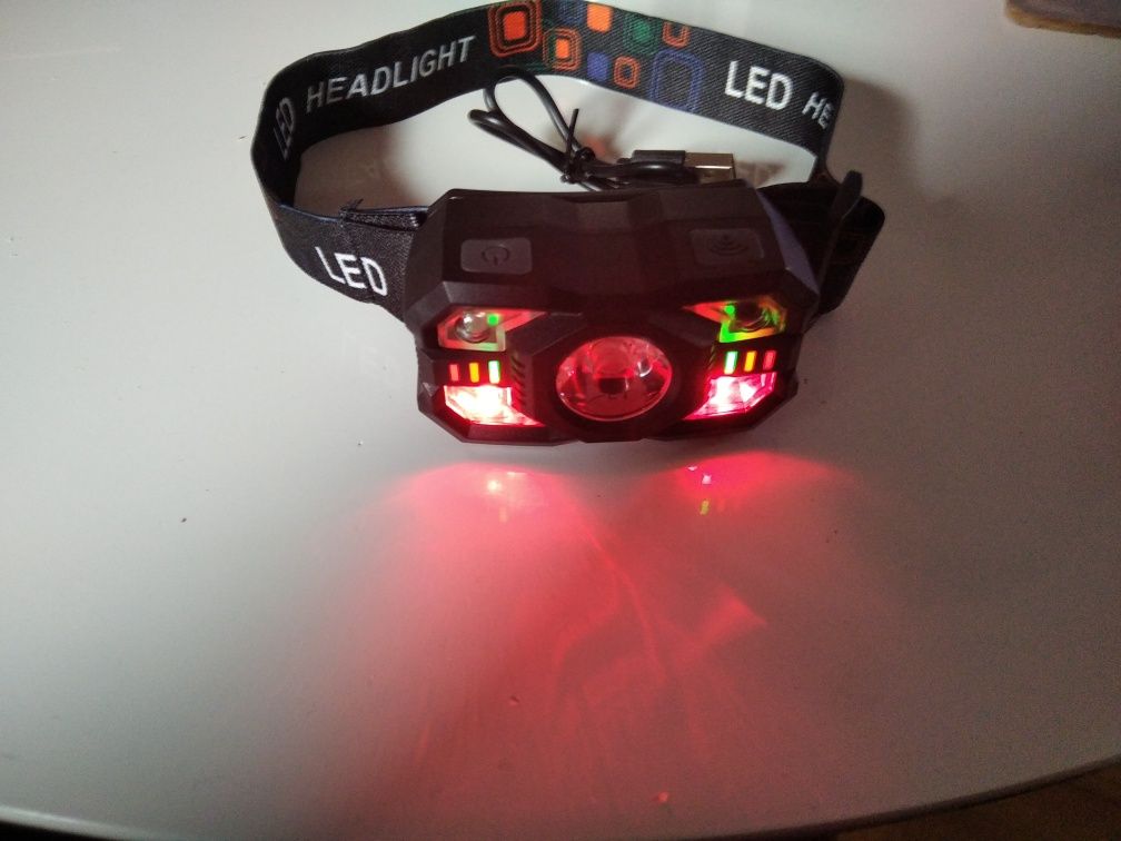 Latarka czołowa led usb. Bardzo mocna i wydajna. Czujnik ruchu