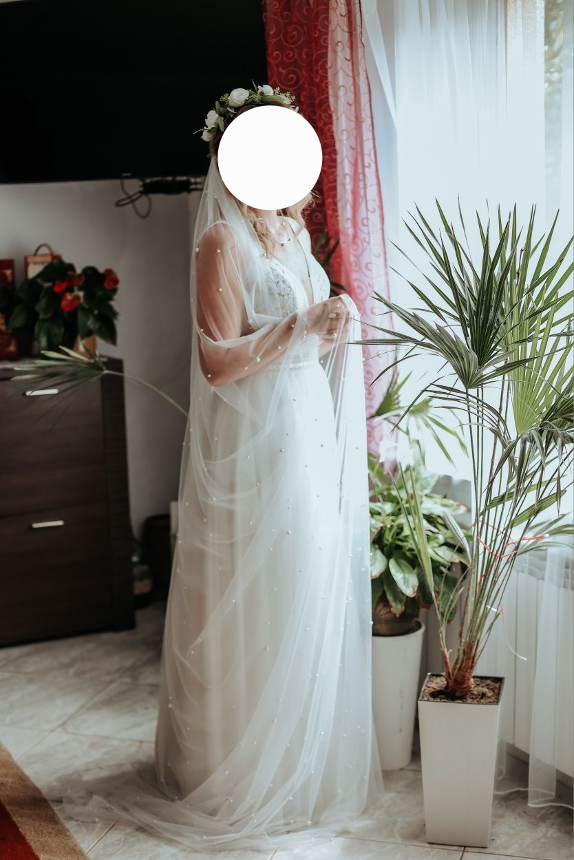 Suknia ślubna śmietankowa