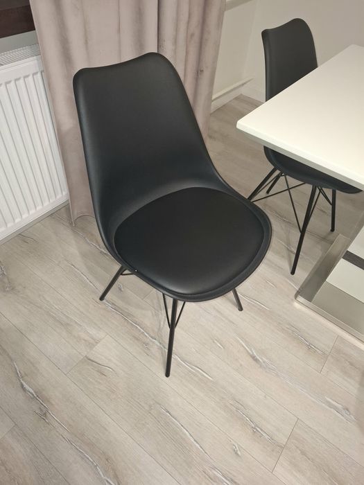 Stół rozkładany do salonu + 8 krzeseł