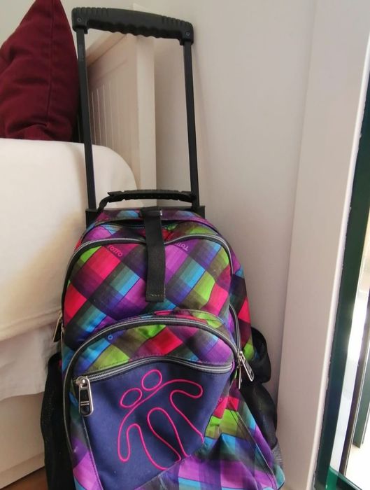 Mochila escolar marca TOTTO