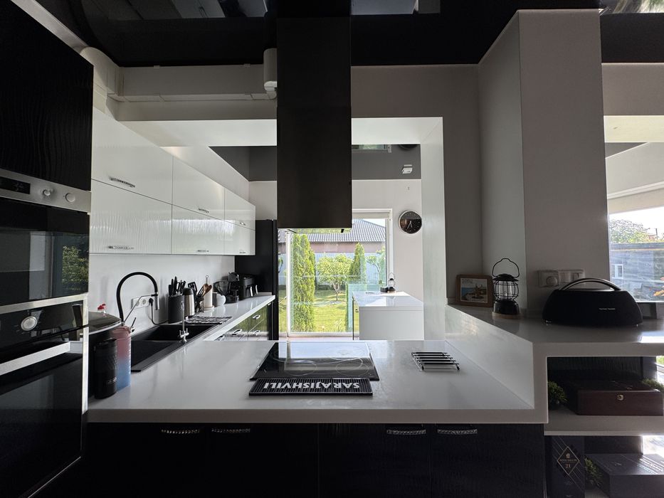 Будинок з ремонтом в стилі Хай-Тек!Мінімальне оформлення!Газ!Телефонуй