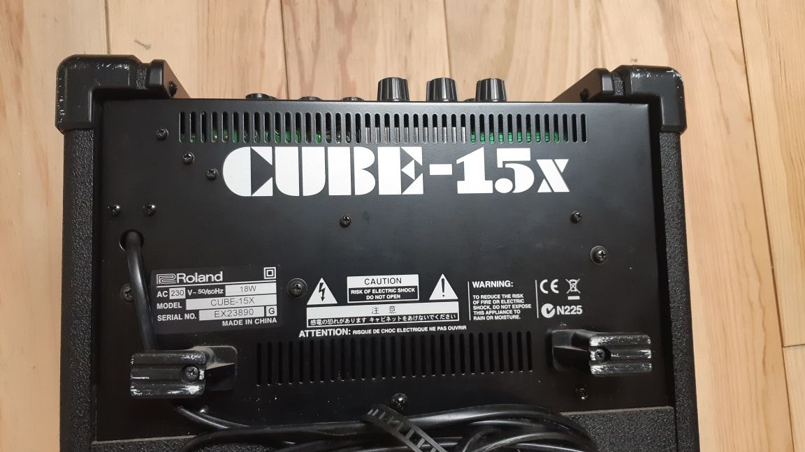 Amplificador Roland Cube15x 18watts