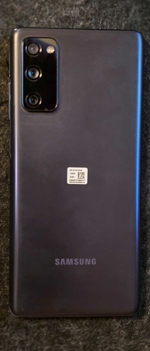 Samsung Galaxy S20 FE 128GB com 5 capas