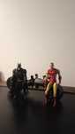 Miniaturas Iron Man e Batman