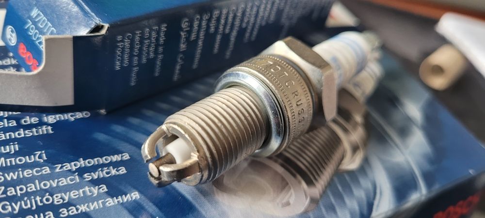 Свічка запалювання Bosch W7DTC (0241235756) VW AUDi LADA
