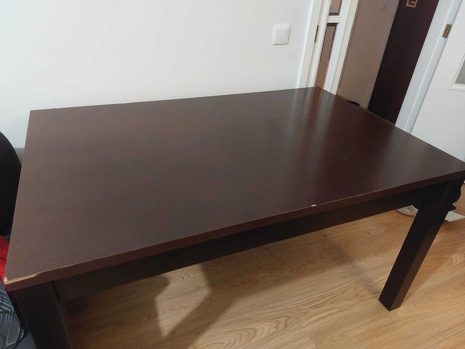 Mesa de jantar com 4 cadeiras