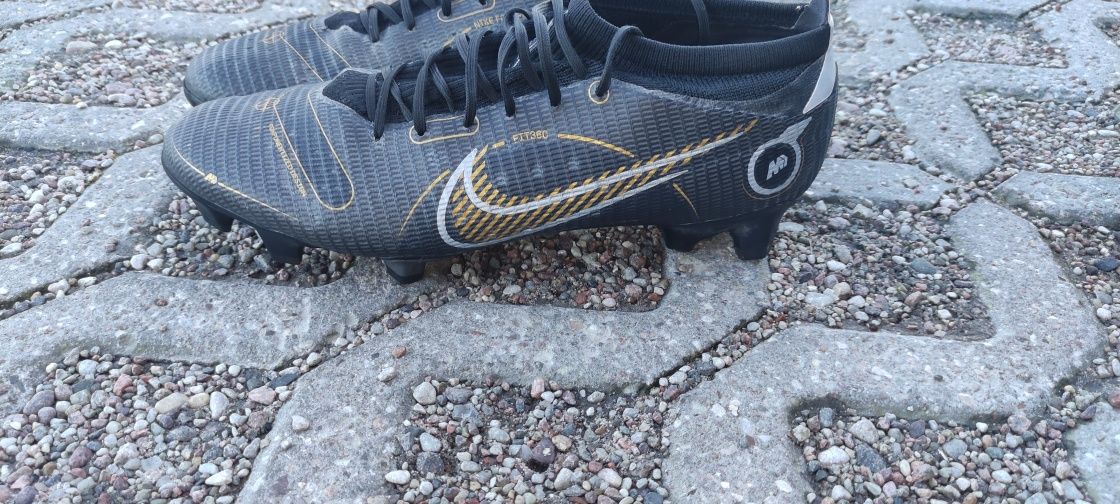 Używane korki pół profesjonalne Nike Mercurial Vapor 14 Pro FG roz. 45