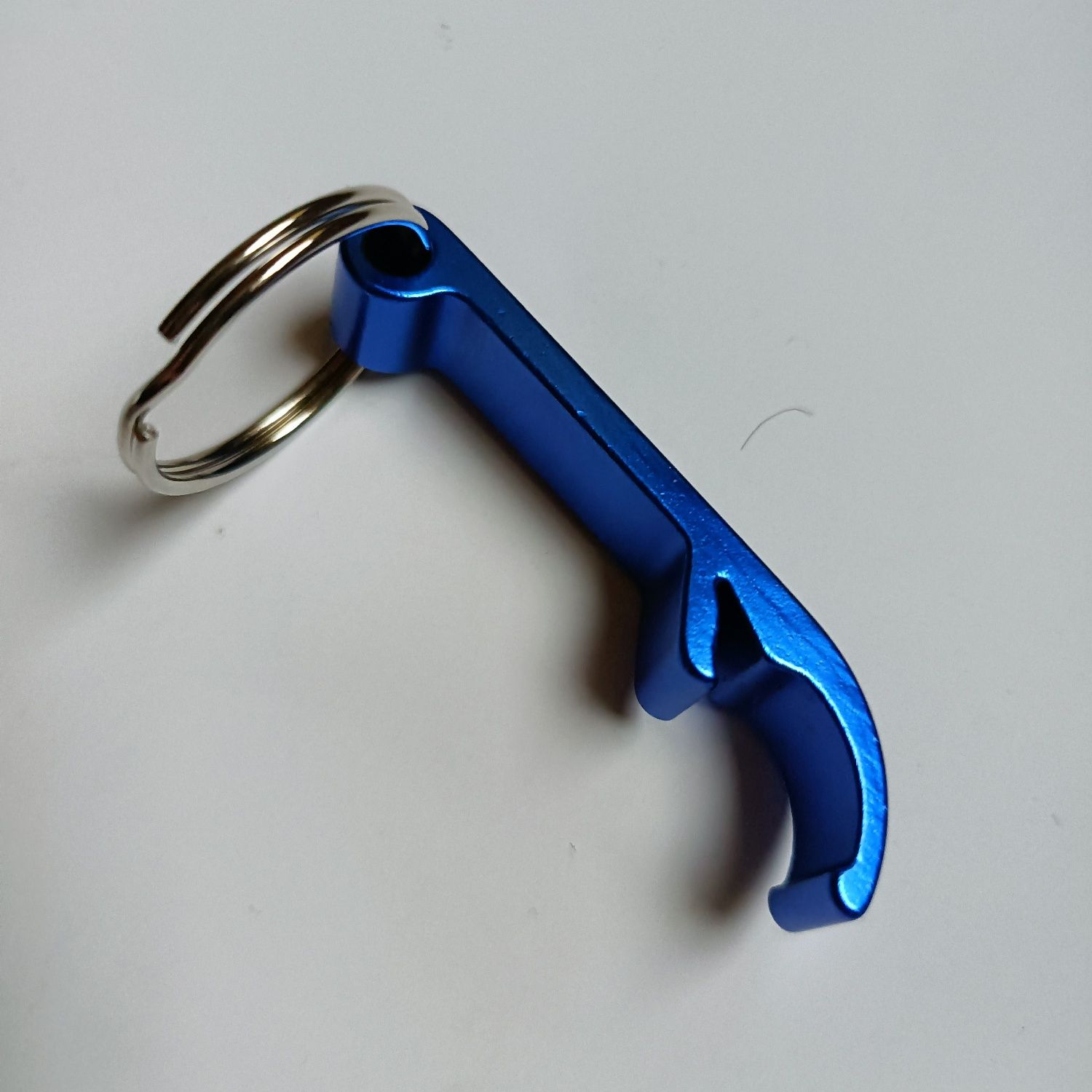 Brelok breloczek do kluczy otwieracz metalowy niebieski