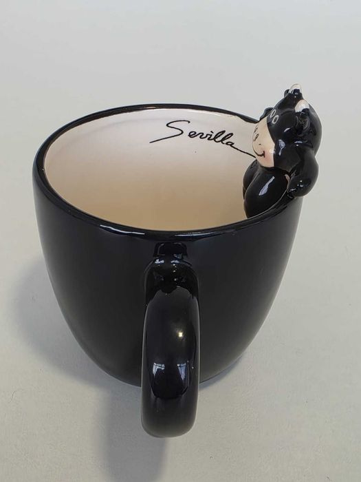 Caneca “Sevilla” com figura de touro 3D