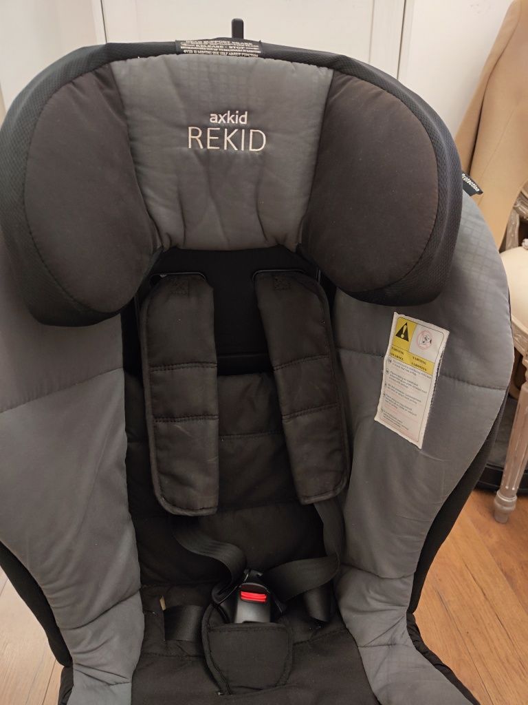 Axkid rekid tyłem do kierunku jazdy RWF