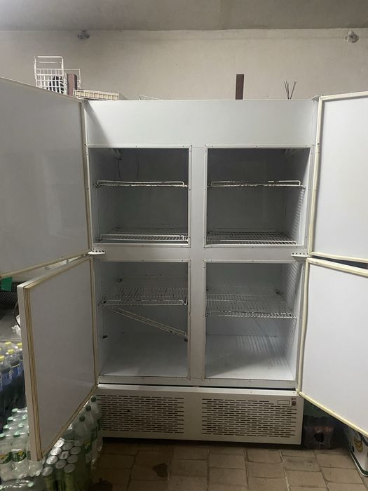 Холодильна шафа закритого типу