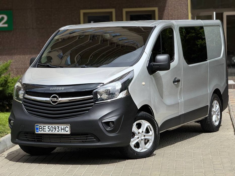 Продам Opel Vivaro Груз-пас 2015 року.