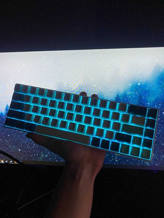 Продам клавіатуру fl esports f12 65%