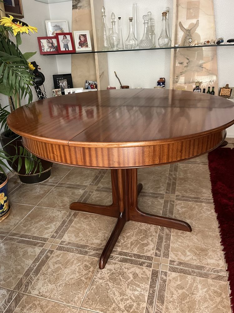 Mesa de madeira extensivel