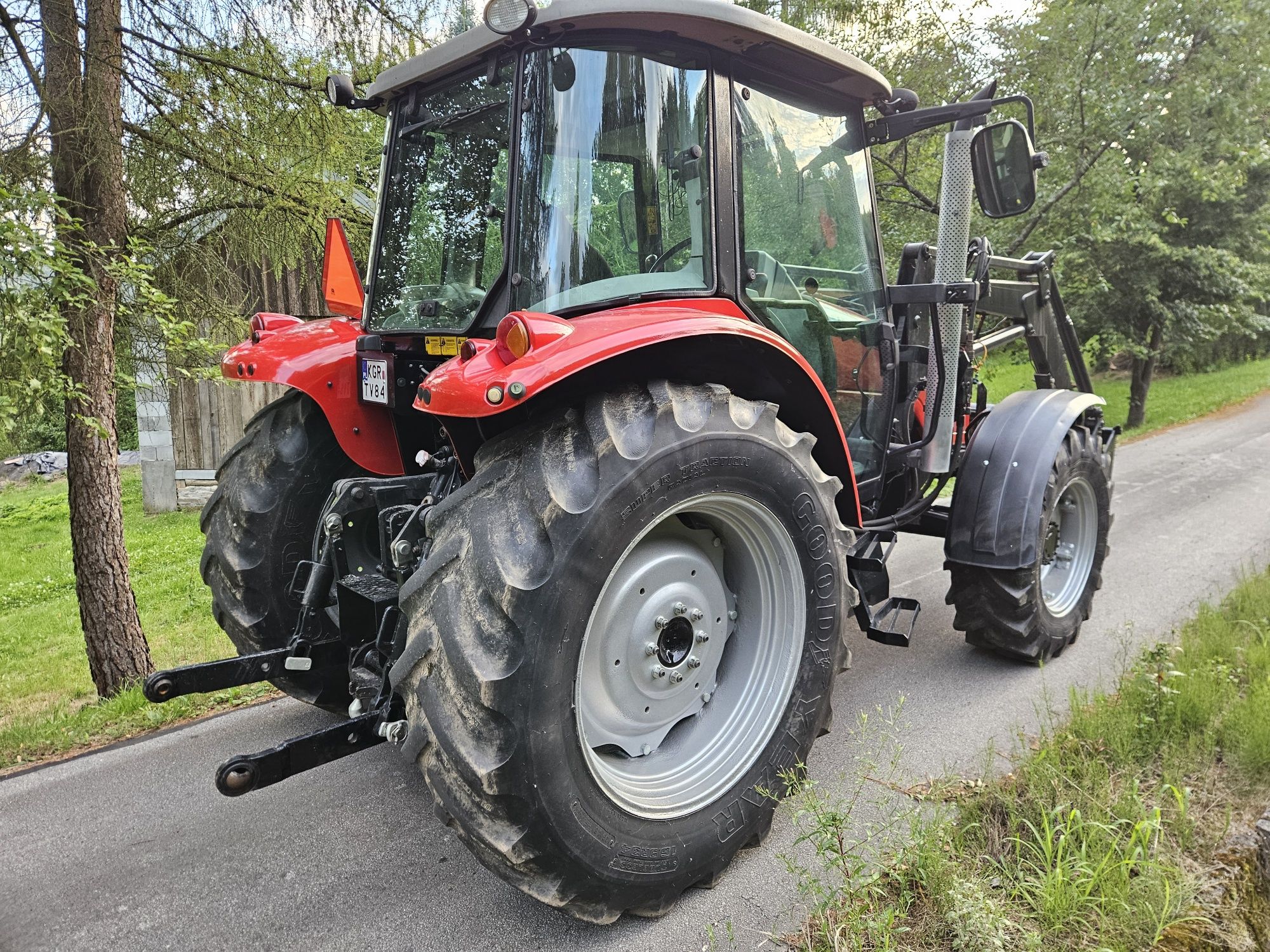 Massey Ferguson 5435, 90km, 2005 rok.