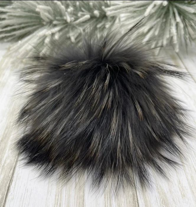Pompony z futra naturalnego duże do czapki szaliki