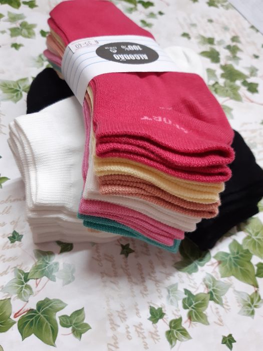 19 pares de soquetes 7+6+6 em algodão  bom
